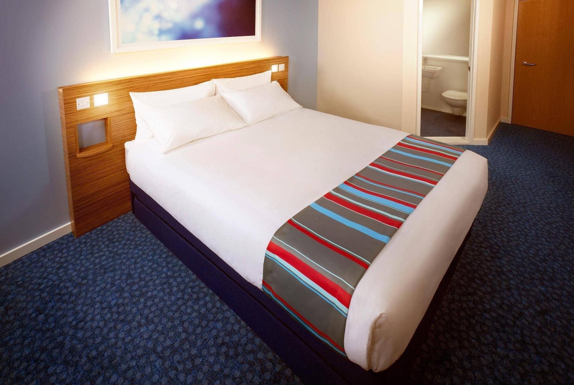 Travelodge Battersea Лондон Екстер'єр фото