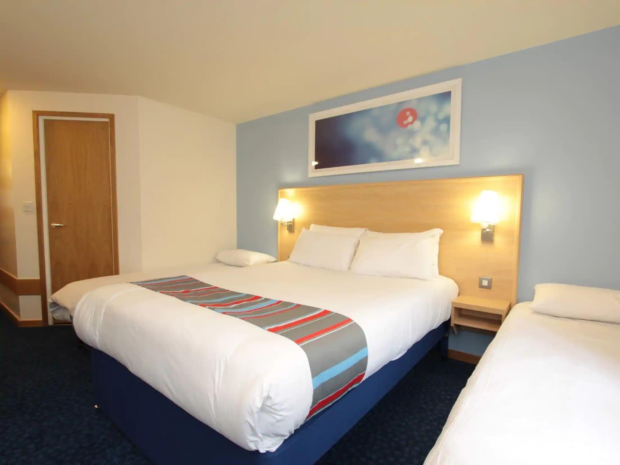 Travelodge Battersea Лондон Екстер'єр фото