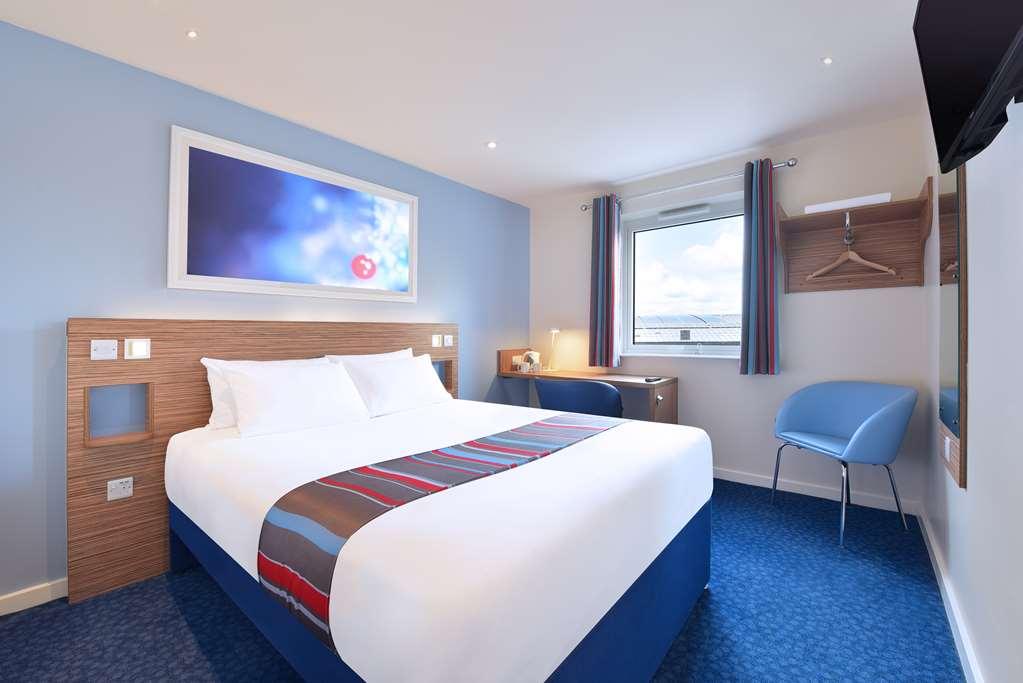 Travelodge Battersea Лондон Номер фото